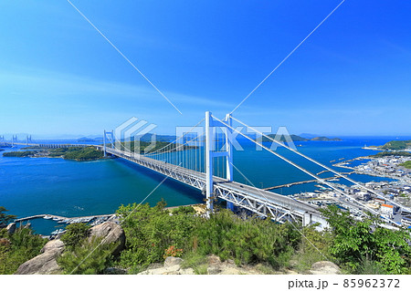 新緑の下津井瀬戸大橋（瀬戸大橋） 85962372