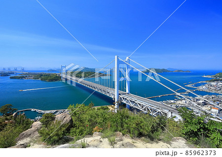 新緑の下津井瀬戸大橋（瀬戸大橋） 85962373