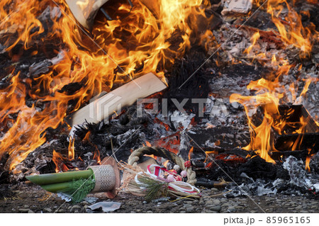 水戸市常盤神社のどんど焼き 水戸市常盤神社のどんど焼き 85965165
