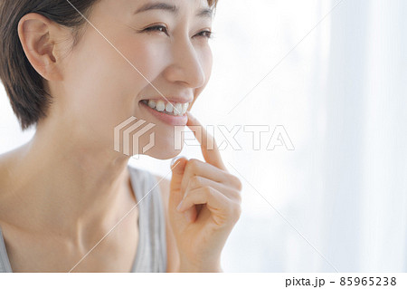 ホワイトニング オーラルケア 女性 30代 ホワイトニング オーラルケア 女性 30代 85965238