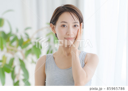 30代女性 ビューティー 正面 30代女性 ビューティー 正面 85965786