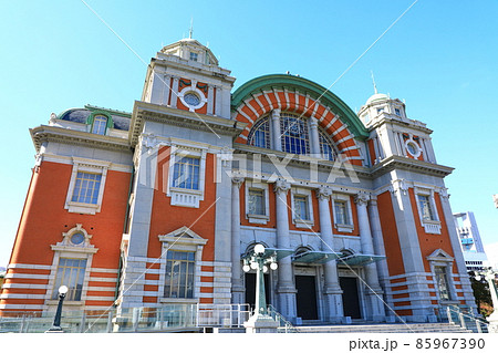 大阪市中央公会堂　青空と紅葉風景 85967390