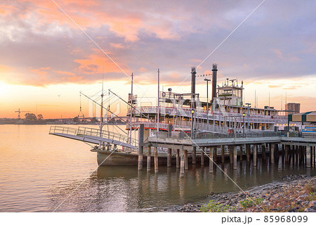 New Orleans paddle steamer 85968099