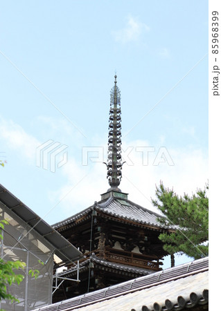 薬師寺にある建築物の塔の一部18 85968399