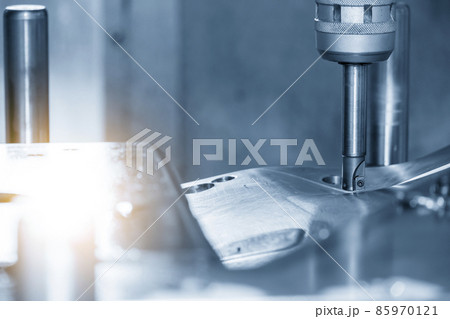 The CNC milling machine rough cutting the injection mold parts by indexable endmill tools. The CNC milling machine rough cutting the injection mold parts by indexable endmill tools. 85970121