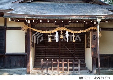 天皇陛下から幣饌料を奉納された、速谷神社の紅葉風景です。七五三のお参りの季節です。廿日市市 85974714