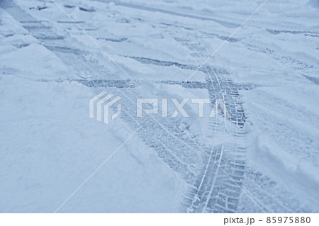 雪上の轍 雪上の轍 85975880