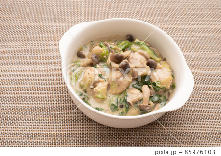 鶏肉とシメジのクリーム煮 鶏肉とシメジのクリーム煮 85976103