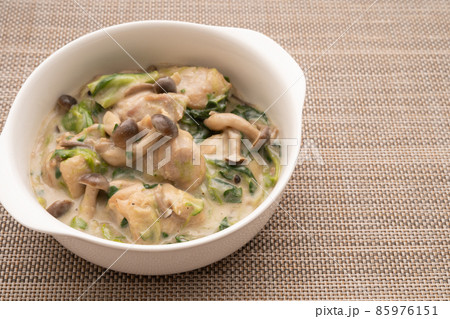 鶏肉とシメジのクリーム煮 鶏肉とシメジのクリーム煮 85976151