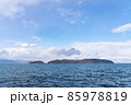 冬空と沖島 85978819