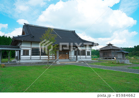 【中国四十九薬師霊場】第四番　蒜山高原の寺・福王寺の本堂と護摩堂　岡山県真庭市 85984662
