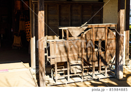 埼玉県　三芳町指定有形文化財　旧池上家住宅　木製脱穀機 85984885