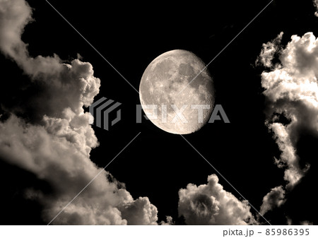 The moon in the night skyのイラスト素材 [85986395] - PIXTA