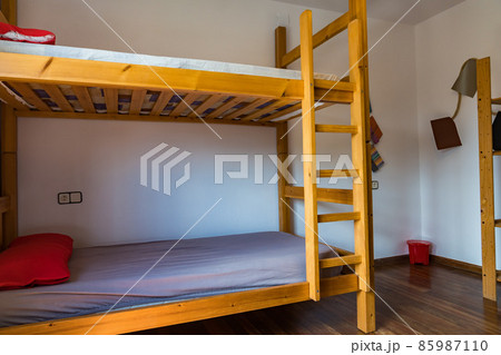 二段ベッド　ゲストハウス 85987110