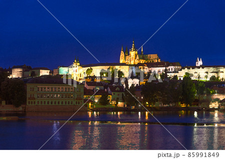 Watercolor drawing of View of Prague old town, historical center with Prague Castle 85991849
