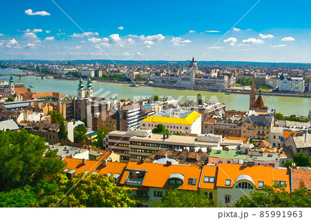 Watercolor drawing of Panoramic view of Budapest city, Danube river, Chain bridge and Parliament Building in Hungary 85991963
