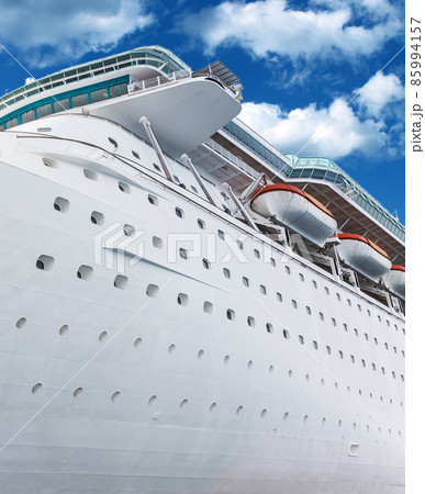 Cruise ship 85994157