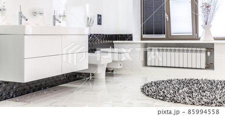 Beautiful Large Bathroom in Luxury Home 85994558