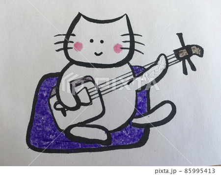優雅に三味線を弾く猫 85995413