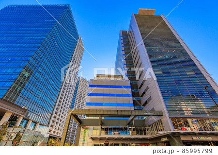 東京　品川区　目黒駅前の都市風景　目黒セントラルスクエアとJR東急目黒ビル 85995799