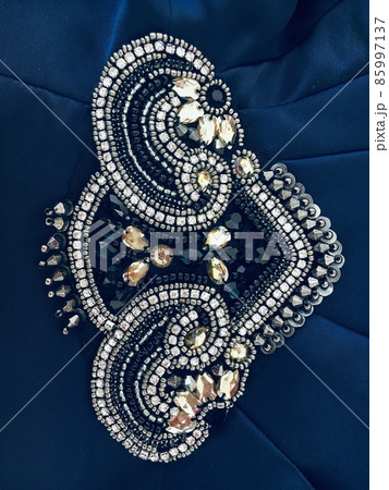 ビジュを使ったデザイン 85997137