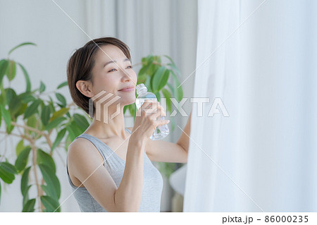 30代女性　ビューティー　水分補給 86000235