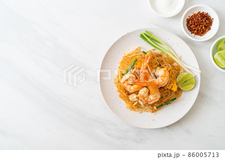 Vermicelli Pad Thai or Thai stir fried vermicelli with shrimps Vermicelli Pad Thai or Thai stir fried vermicelli with shrimps 86005713
