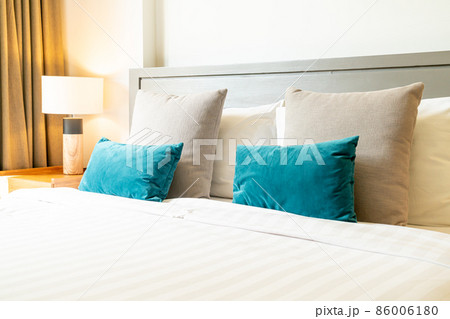 pillow decoration on bed in bedroom pillow decoration on bed in bedroom 86006180