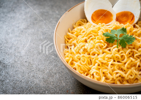 instant noodles with salt egg 86006515
