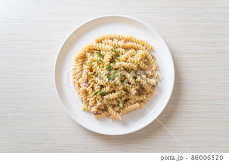 spiral pasta mushroom cream sauce 86006520