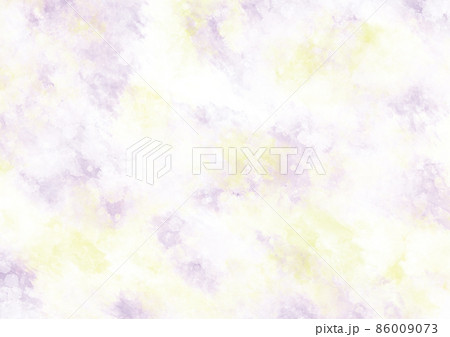水彩　イエローとパープルの背景素材　春、秋のイメージ 86009073