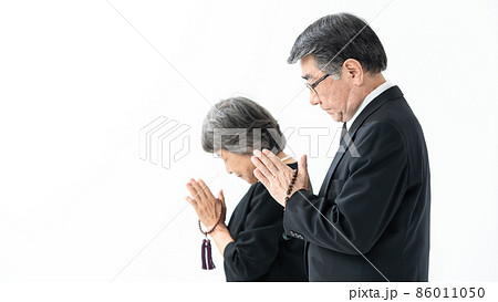 シニア　葬儀　喪服　お焼香 86011050