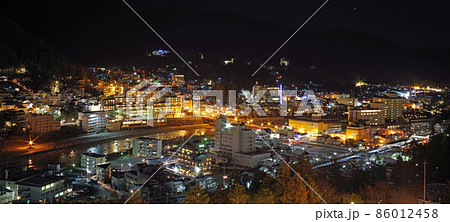 下呂温泉街の夜景【日本三名泉】 下呂温泉街の夜景【日本三名泉】 86012458