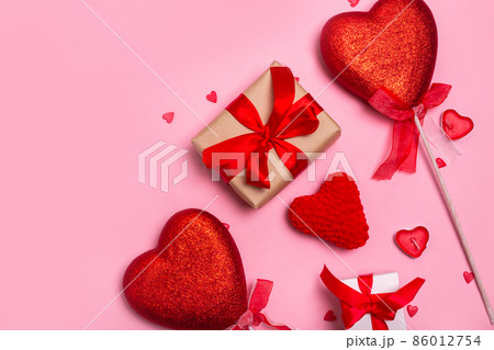 Valentine's Day background. Gifts and hearts on pink background. Valentines day concept. 86012754