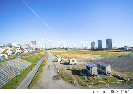 多摩川下流域　河川敷の風景【東京都・大田区－神奈川県・川崎市】 86014564