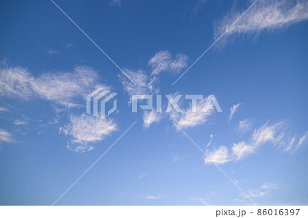 Sky and clouds In the daytime 86016397