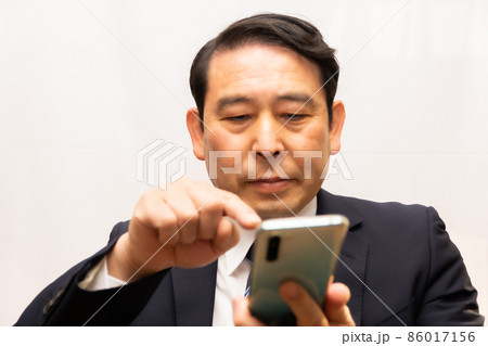 ビジネスマン　ミドル男性 86017156