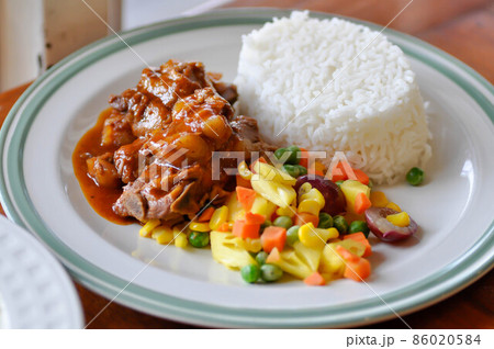 salmon spaghetti or smoked salmon spaghetti, smoked salmon pasta 86020584