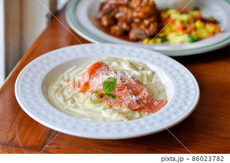 salmon spaghetti or smoked salmon spaghetti, smoked salmon pasta salmon spaghetti or smoked salmon spaghetti, smoked salmon pasta 86023782