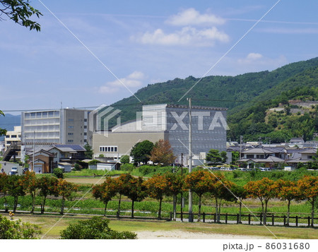 宇和運動公園より望む西予市役所(愛媛県西予市) 宇和運動公園より望む西予市役所(愛媛県西予市) 86031680