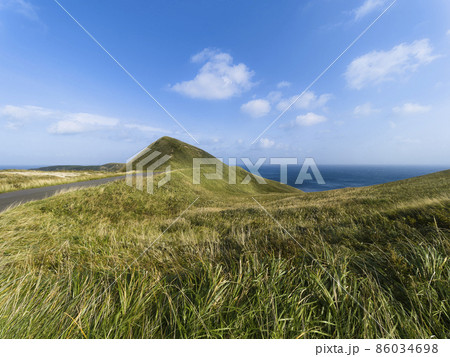 北海道 礼文島 海沿いの道 / Rebun Island, Hokkaido, Japan 北海道 礼文島 海沿いの道 / Rebun Island, Hokkaido, Japan 86034698