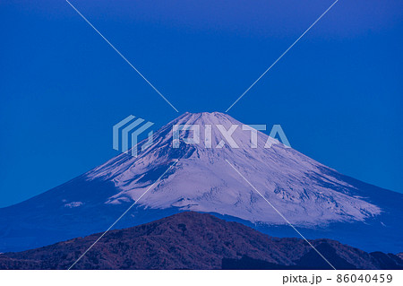 (神奈川県)真冬の箱根から富士山の夜明け (神奈川県)真冬の箱根から富士山の夜明け 86040459