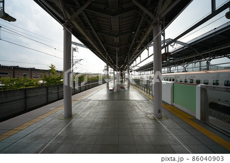 駅のホーム 86040903