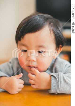 2 years old 86041763