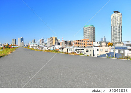 新荒川大橋/荒川方面を望む(埼玉県川口市)【2021.11】 新荒川大橋/荒川方面を望む(埼玉県川口市)【2021.11】 86041838