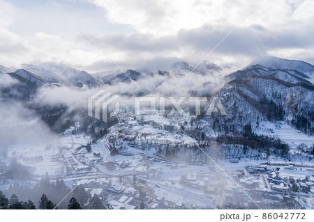 山寺 五大堂からの眺め 冬の雪景色(山形県山形市) 山寺 五大堂からの眺め 冬の雪景色(山形県山形市) 86042772
