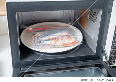 冷凍保存してる明太鰯レンジで解凍 86043583