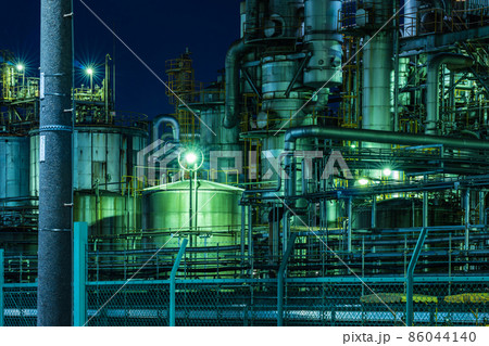 川崎の工場の夜景（市営埠頭） 86044140