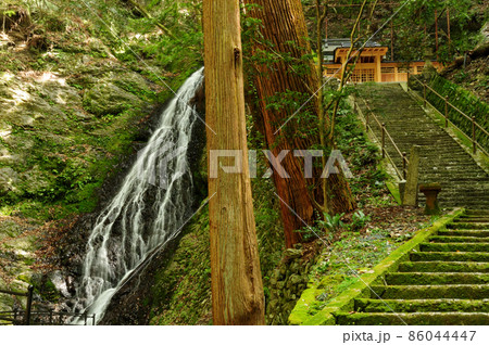 川又観音と菱の滝　【和歌山県日高郡印南町】 86044447