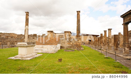 古代都市ポンペイの神殿と中央広場【イタリア】 古代都市ポンペイの神殿と中央広場【イタリア】 86044996